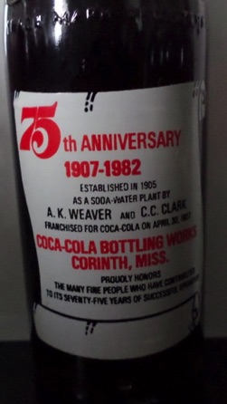 1982- € 15,00 coca cola 10 oz flesje 75th anniversary corinth.jpeg